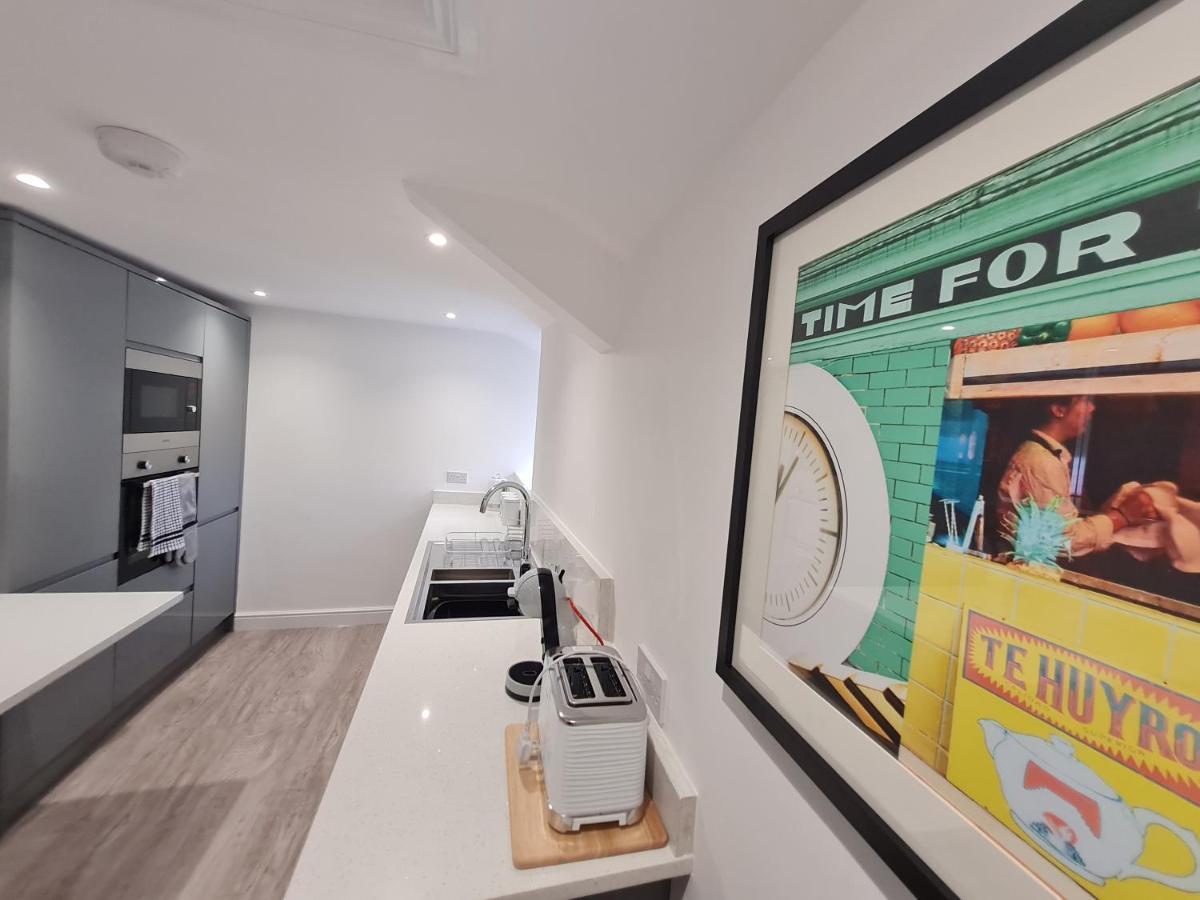 Perfect Location 3 Bed Serviced Apartment With Bike Storage For Bpw. Close To Brecon Beacons マーサー・ティドビル エクステリア 写真