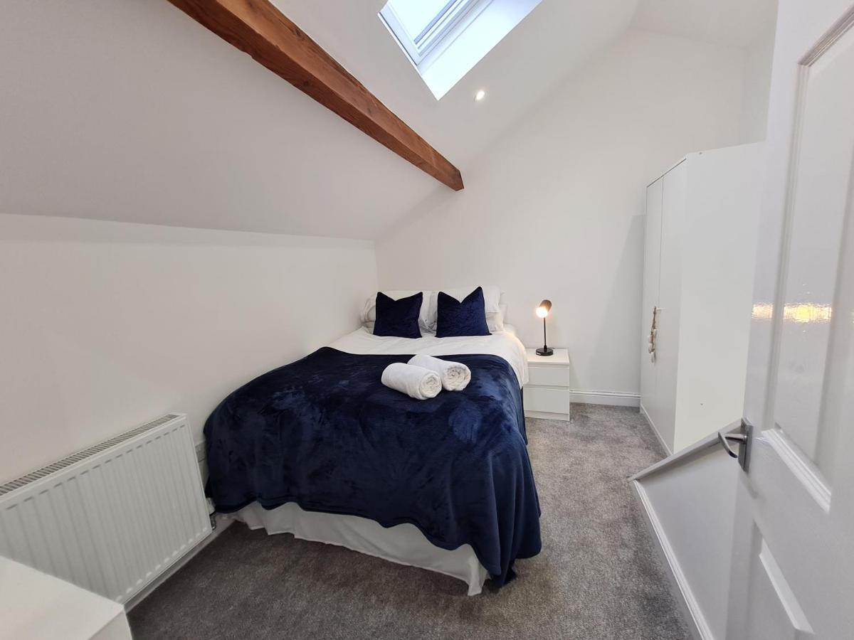 Perfect Location 3 Bed Serviced Apartment With Bike Storage For Bpw. Close To Brecon Beacons マーサー・ティドビル エクステリア 写真