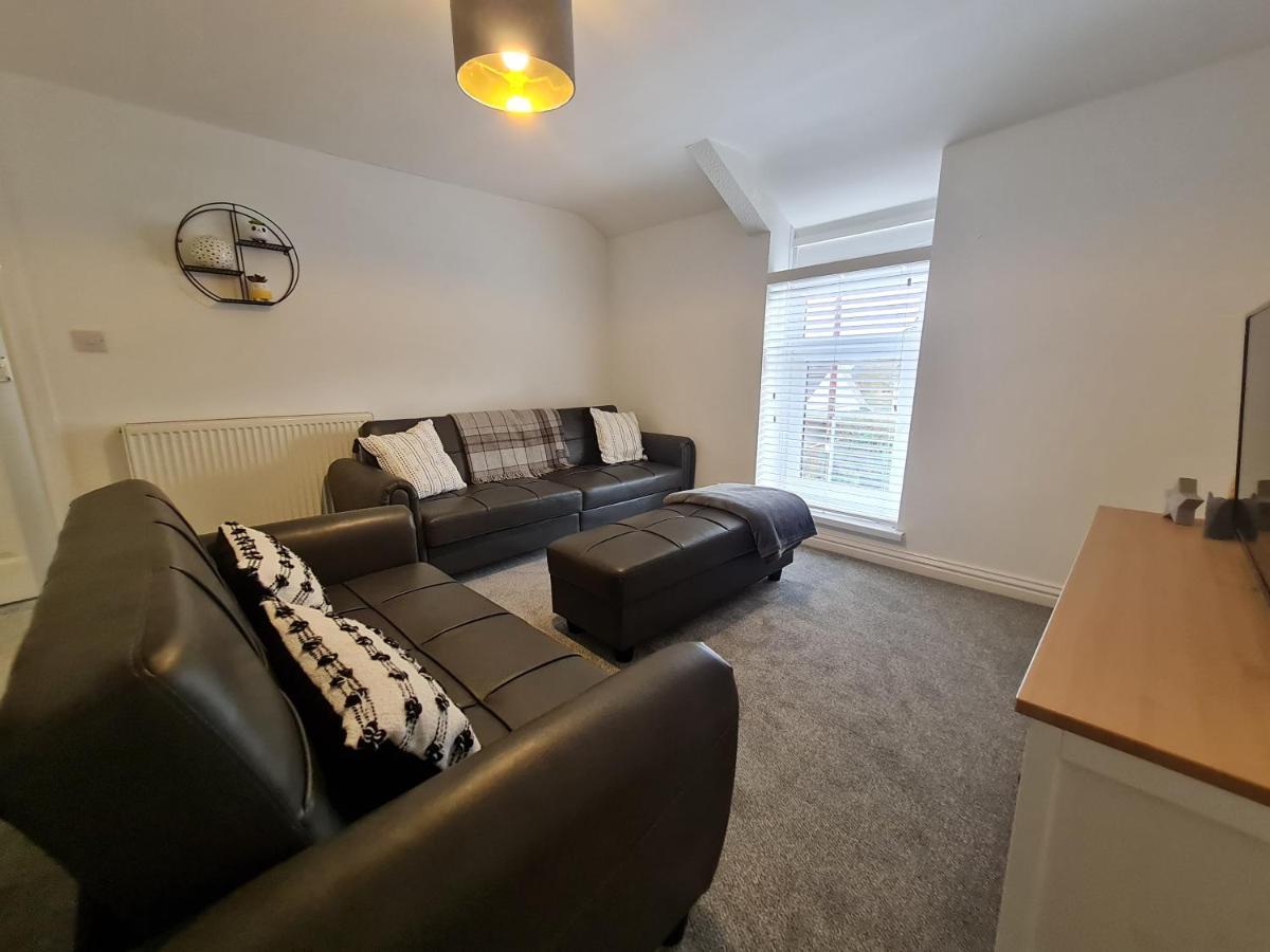 Perfect Location 3 Bed Serviced Apartment With Bike Storage For Bpw. Close To Brecon Beacons マーサー・ティドビル エクステリア 写真